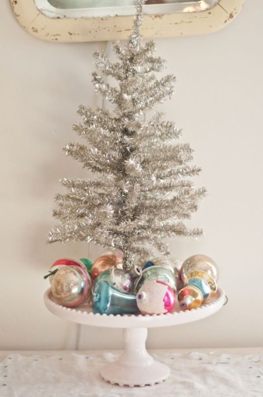 mini-christmas-tree-stand