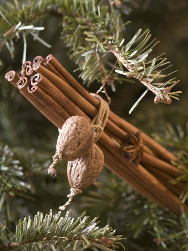 natural-christmas-tree-decorations