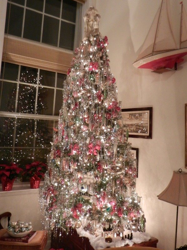 old-fashioned-christmas-tree-design