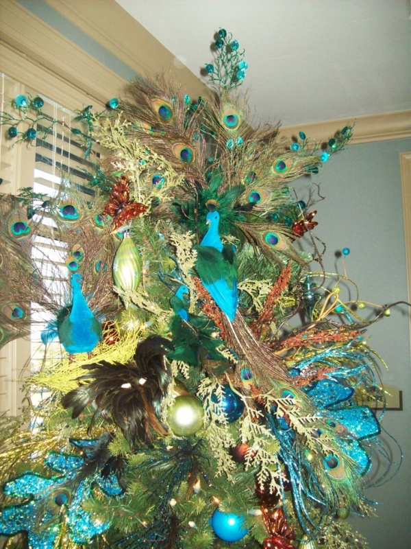 peacock-christmas-tree