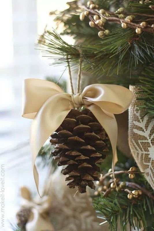 pine-cone-christmas-ornament-with-ribbon