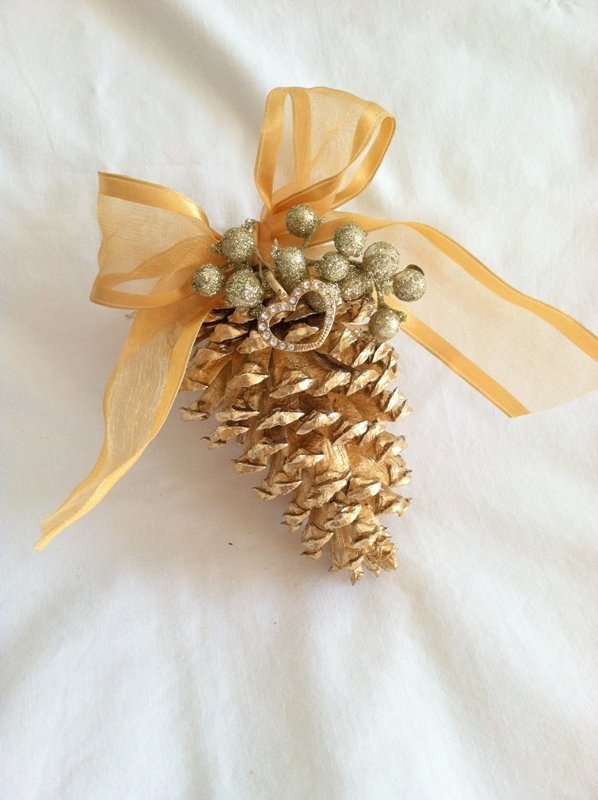 pine-cone-ornament-crafts