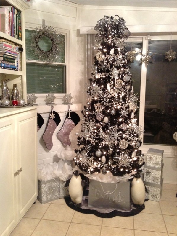 pink-black-and-silver-christmas-tree