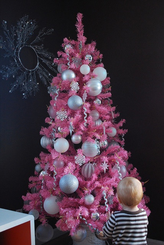 pink-and-white-christmas-tree