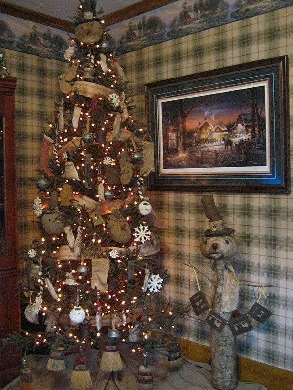 25 Beautiful Primitive Christmas Tree Decorations Ideas   MagMent