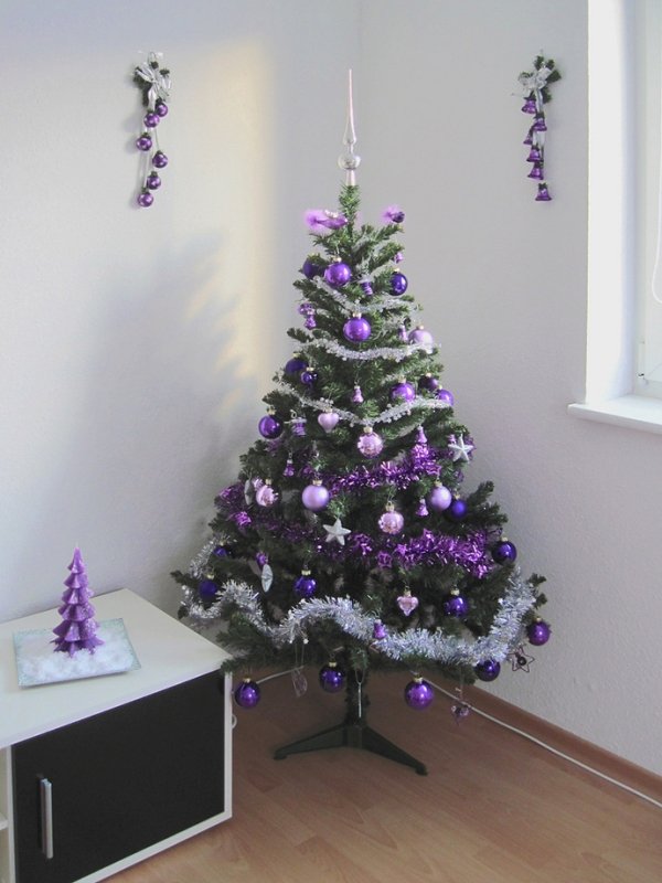 purple-christmas-decorations