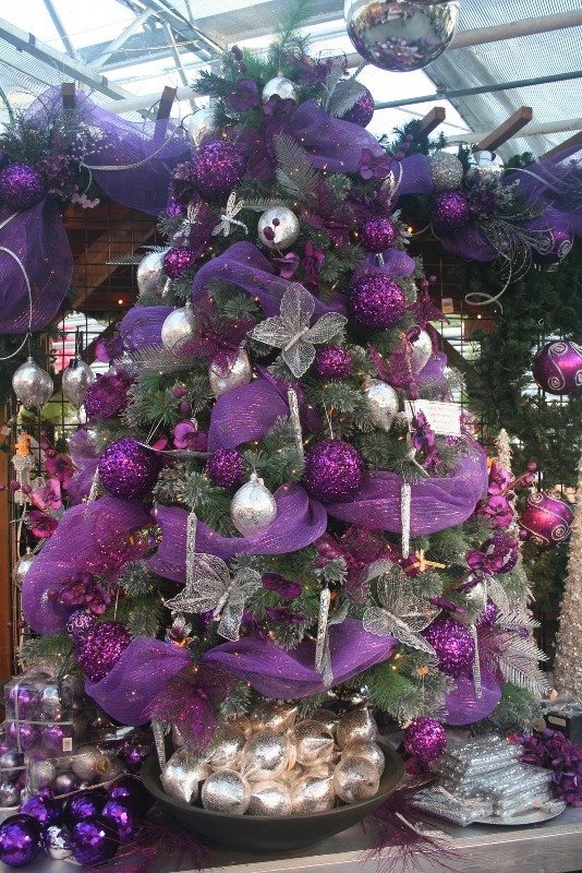 purple-white-and-silver-christmas-tree-decorations