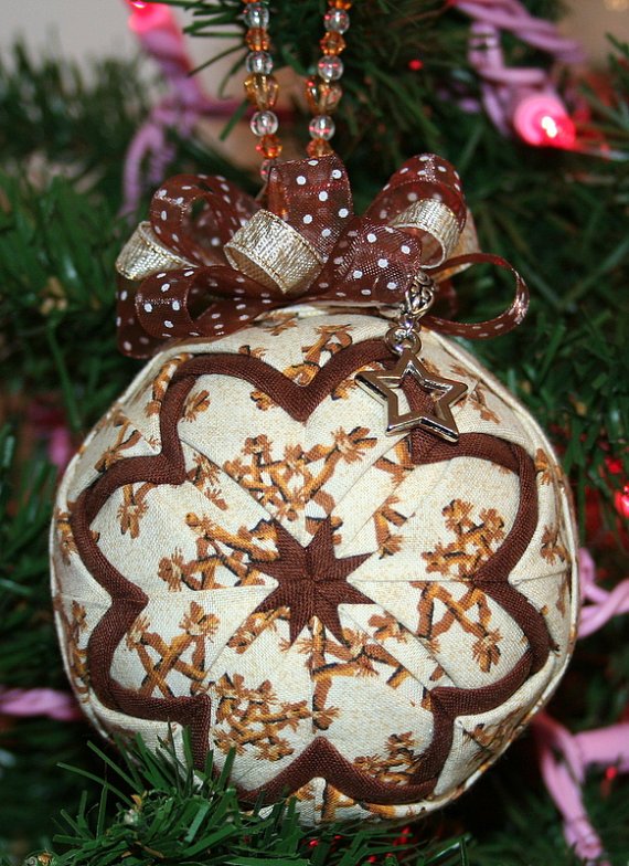 quilted-christmas-ball-ornament-ideas-2016