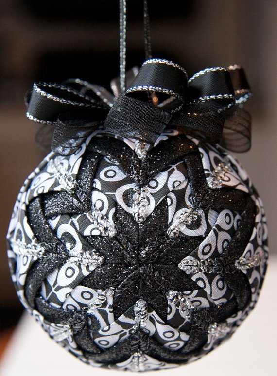 quilted-christmas-ball-ornament-ideas