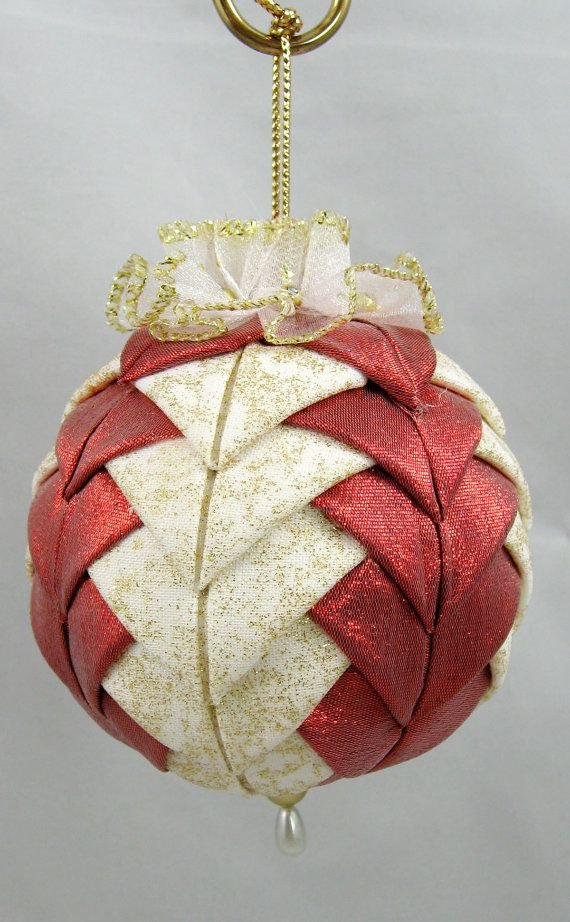 quilted-christmas-ball-ornament