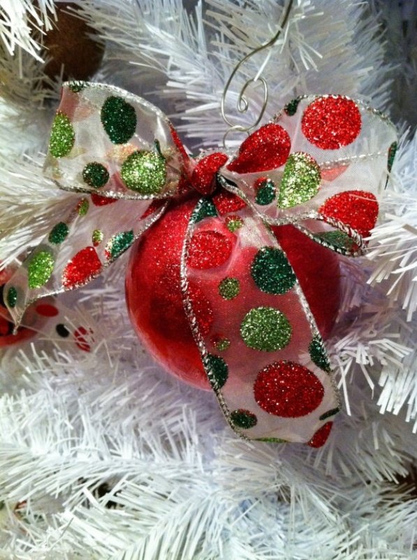 red-glitter-christmas-ornament
