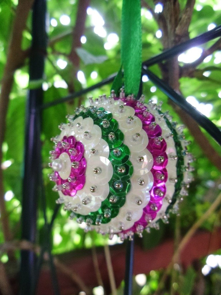 rings-of-sparkle-easy-christmas-ornaments