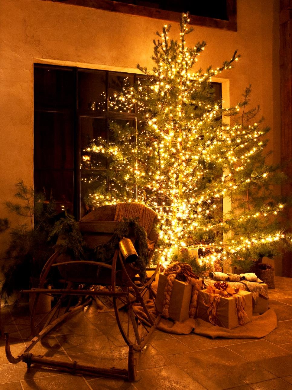 rustic-christmas-tree-decorating-ideas-2016