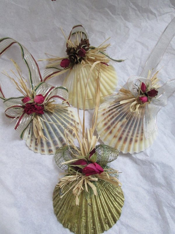 scallop-shell-christmas-ornaments