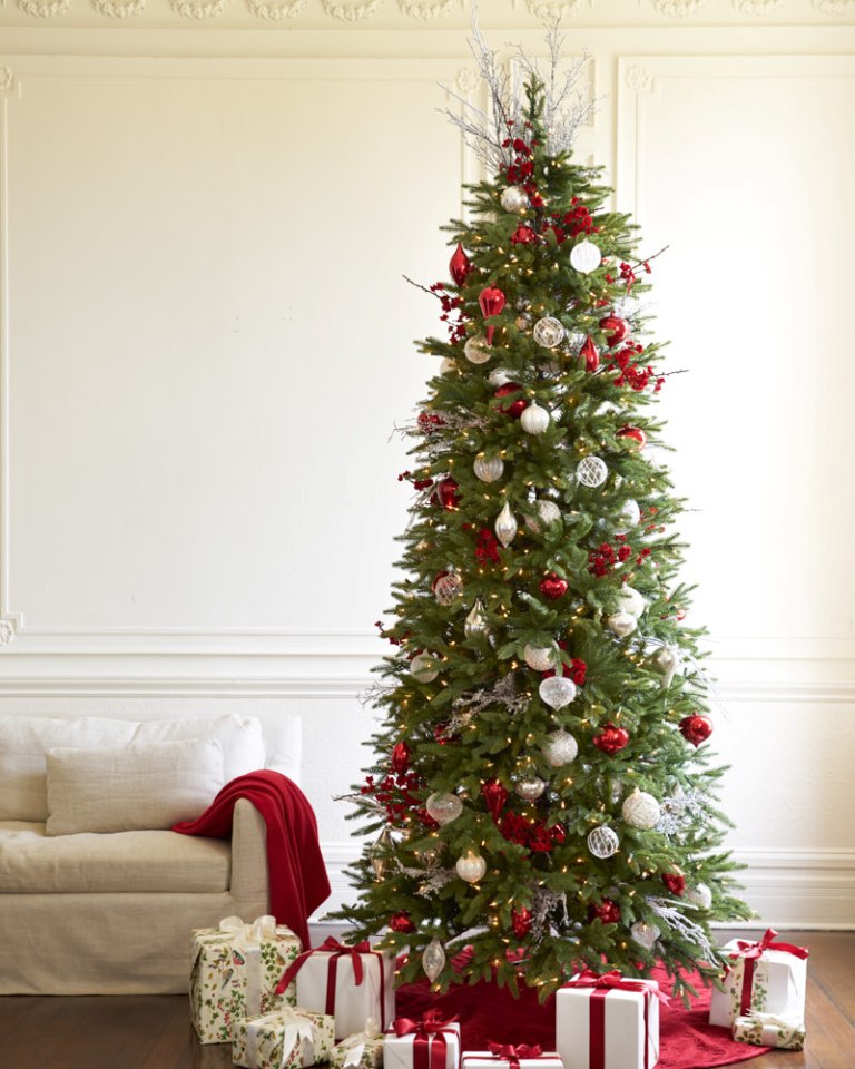 slim-silverado-christmas-tree
