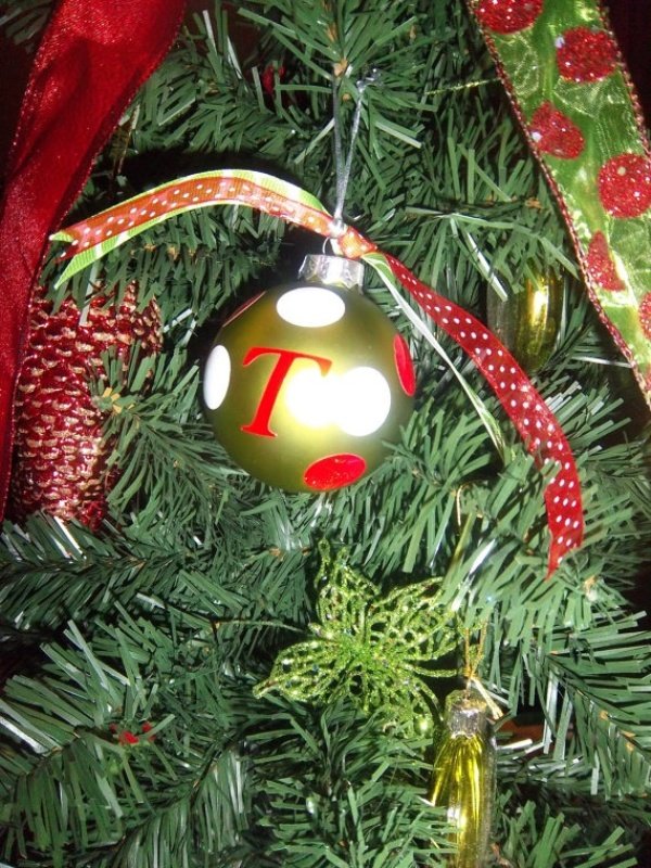 stunning-personalized-christmas-ornament