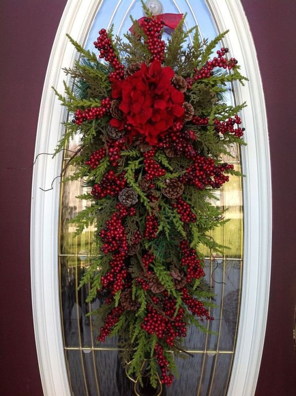 teardrop-christmas-wreath-decorations