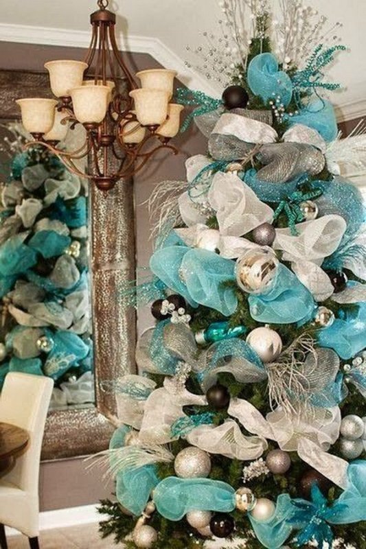 tiffany-blue-mesh-christmas-tree