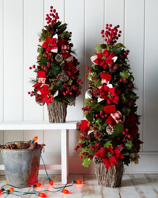 traditional-and-unusual-christmas-tree-decor-ideas