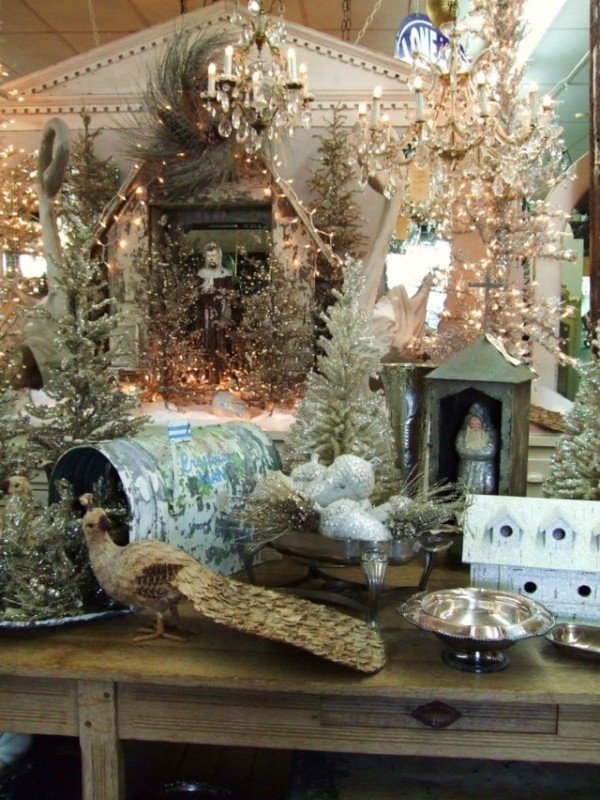 traditional-christmas-decorations