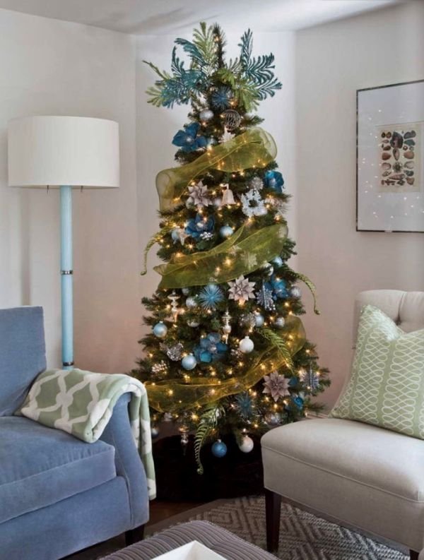 turquoise-and-silver-christmas-tree-2016