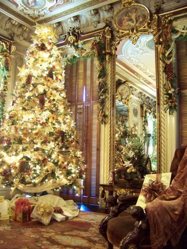 victoria-mansion-portland-maine-christmas