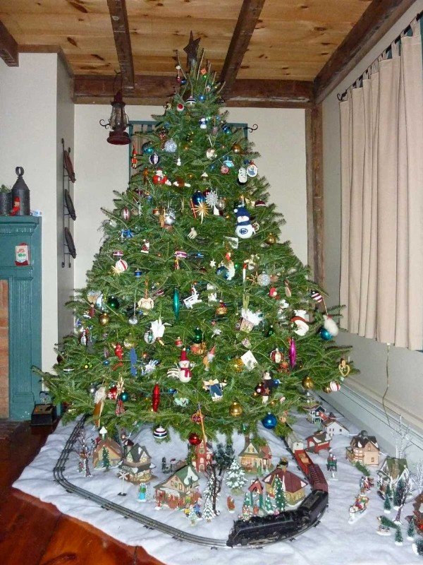 vintage-christmas-tree-decorations