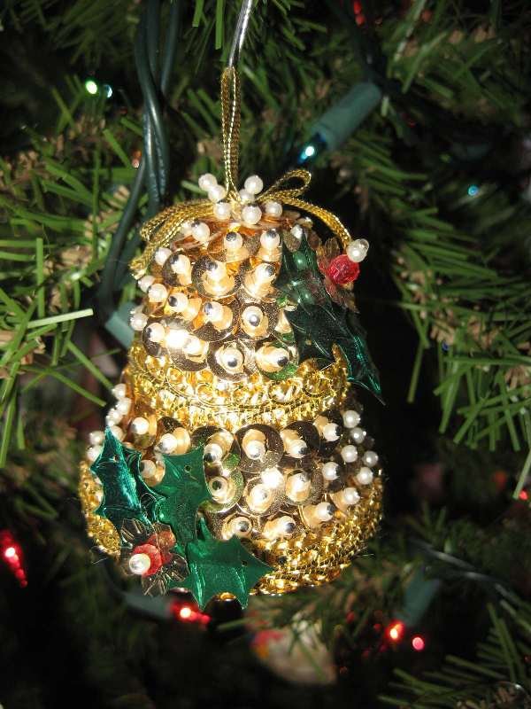 vintage-handmade-christmas-ornament-bell