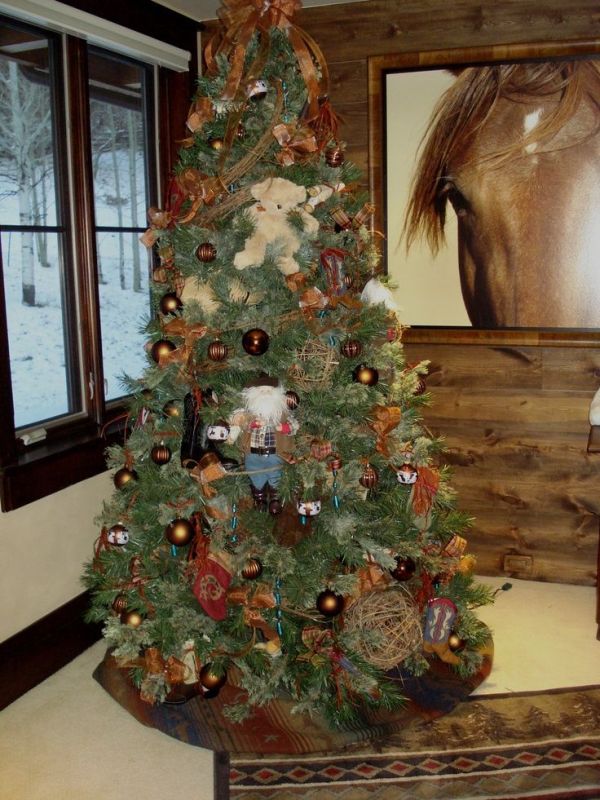 30 Easy and Fun Western Christmas Tree Decorations Ideas - MagMent