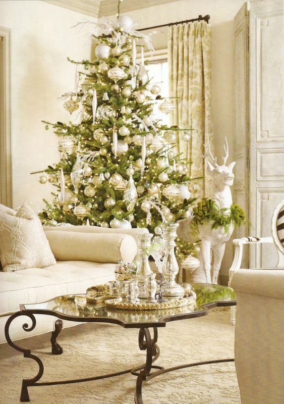 white-christmas-tree-decorations