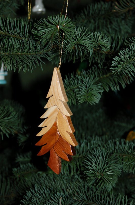 wood-carved-christmas-tree-ornaments