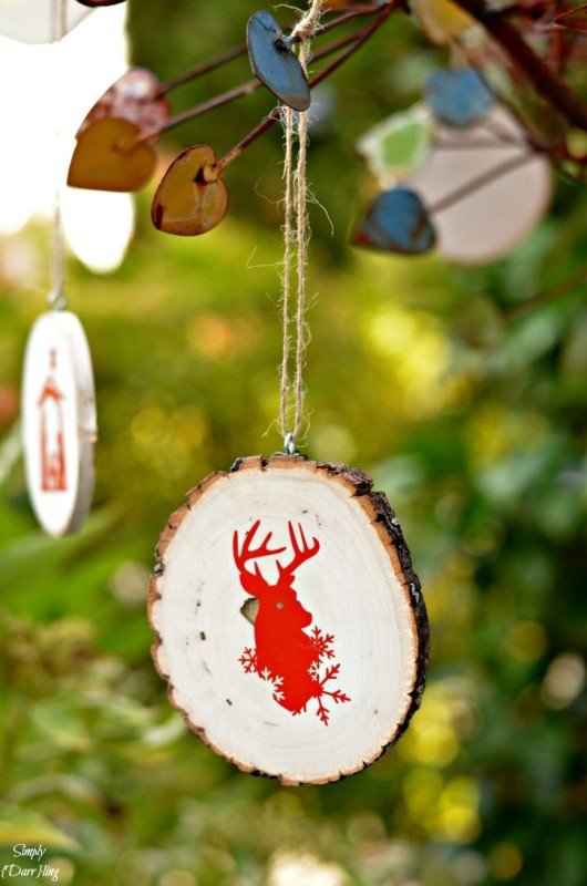 wood-slice-christmas-ornaments