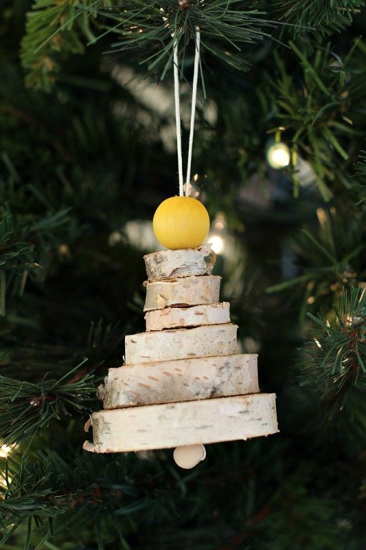wooden-christmas-tree-decoration