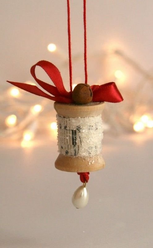 wooden-spool-christmas-ornaments