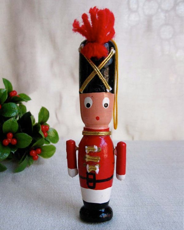 wooden-toy-soldier-christmas-ornaments