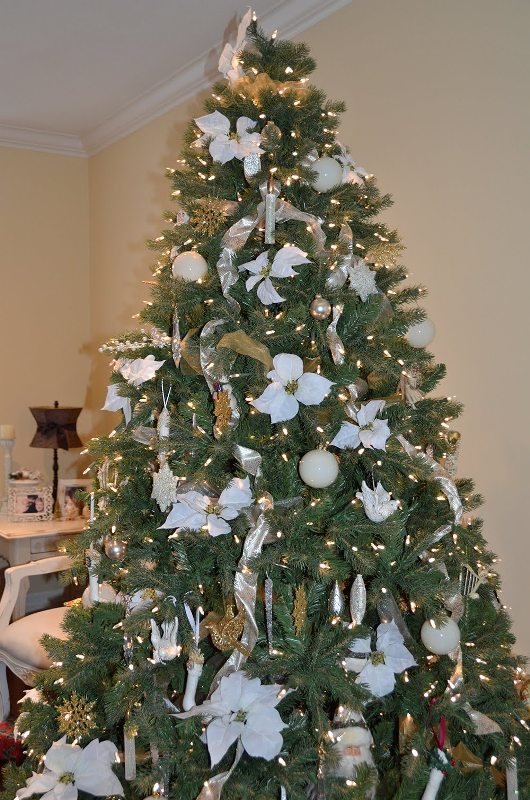 modern-christmas-tree-decorating-ideas