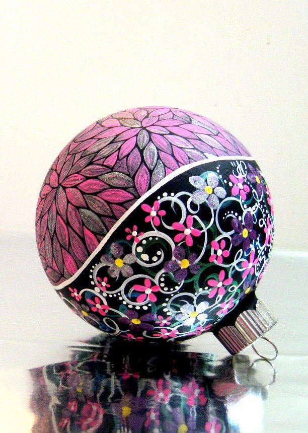 painted-christmas-ornament-silver-and-pink