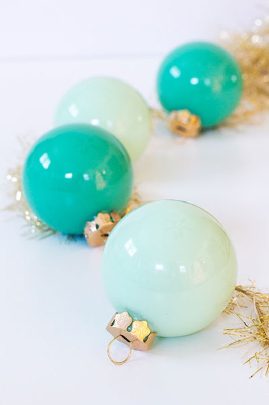 beautiful-handmade-christmas-ball-ornaments