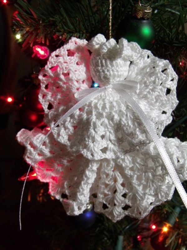 crocheted-angel-christmas-ornament