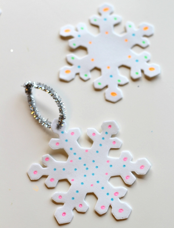 easy-to-make-snowflake-ornaments-christmas