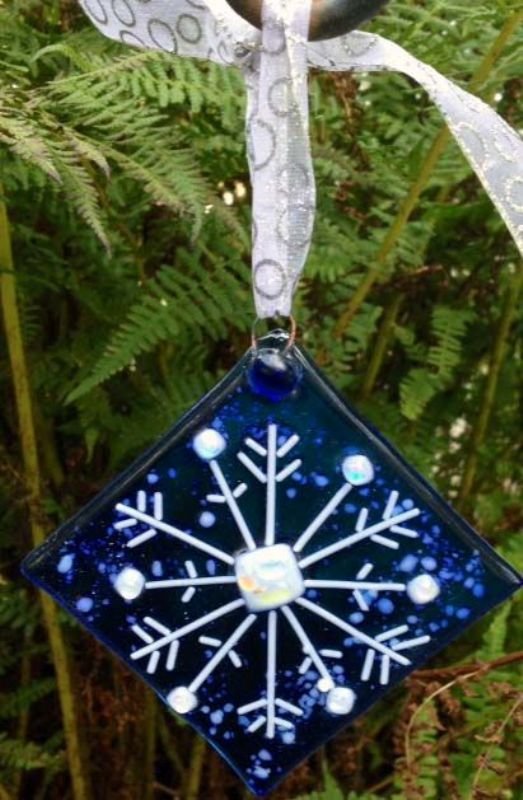 fused-glass-christmas-ornaments
