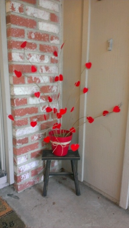 heart-and-dollar-tree-valentine-decorations-garland