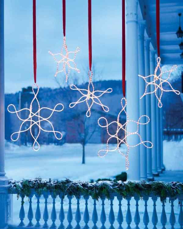 outdoor-hanging-snowflake-christmas-lights