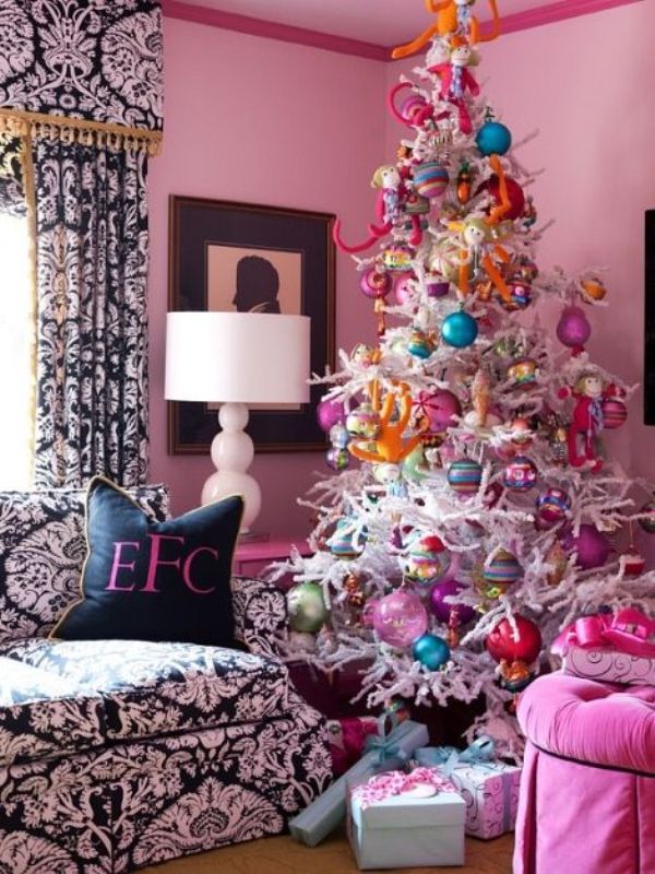 pink-christmas-tree-decorating-ideas
