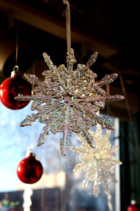 red-christmas-ball-ornament