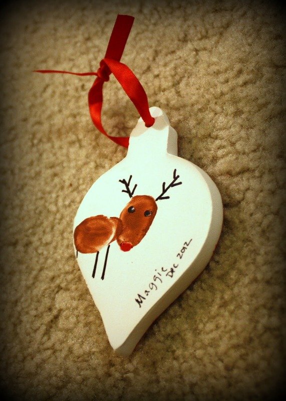 thumbprint-reindeer-ornaments