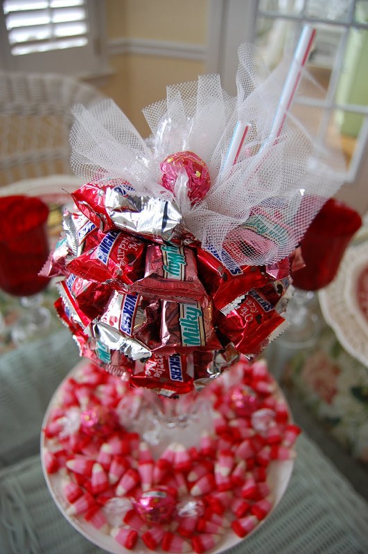 valentine-centerpieces-ideas-with-candy