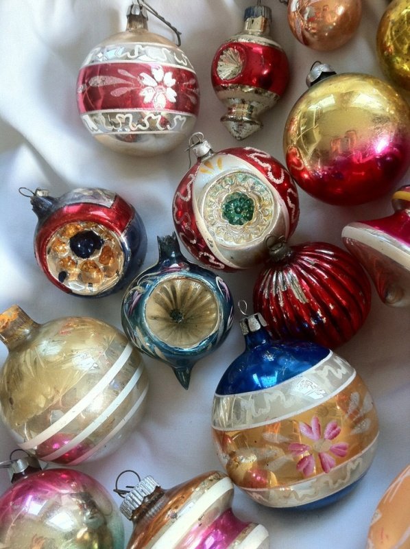 25 Great Old Christmas Ornaments Ideas - MagMent