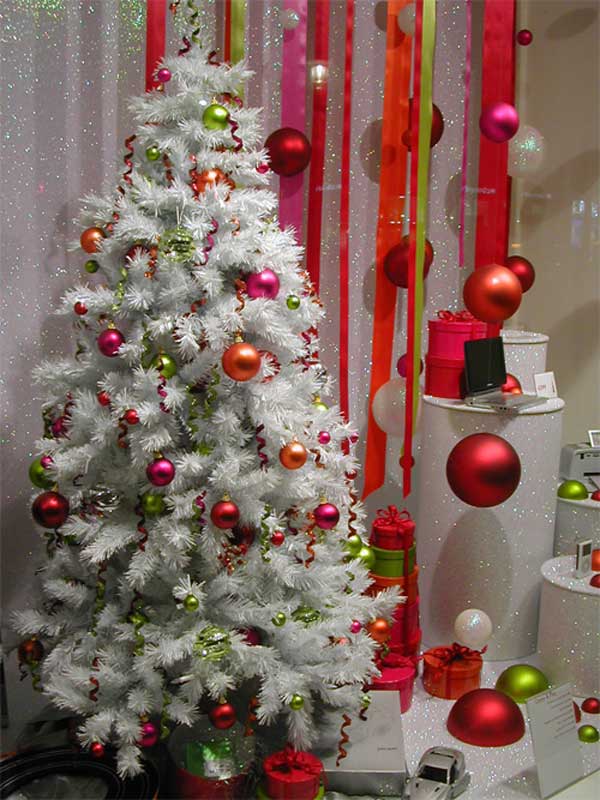 white-christmas-tree-decorating-ideas
