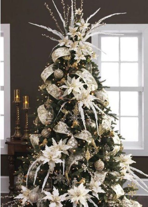 white-and-gold-christmas-tree